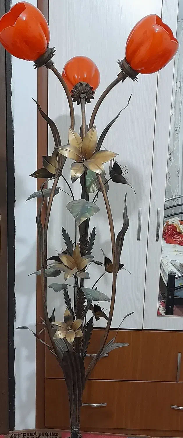 آباژور ایستاده کنار مبلی|چراغ خواب و آباژور|اردبیل, |دیوار