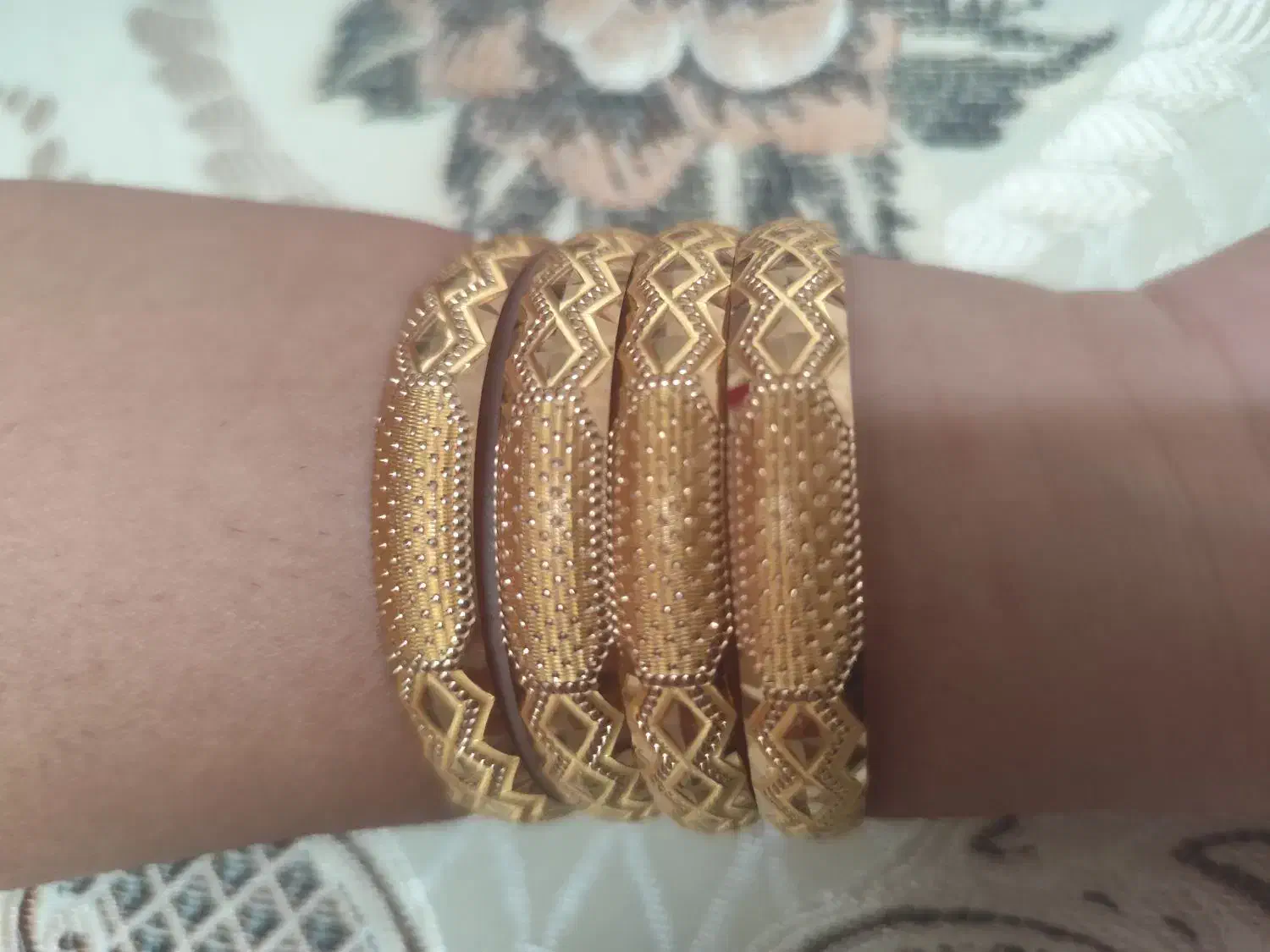 طلا در حد نو|جواهرات|داراب, |دیوار