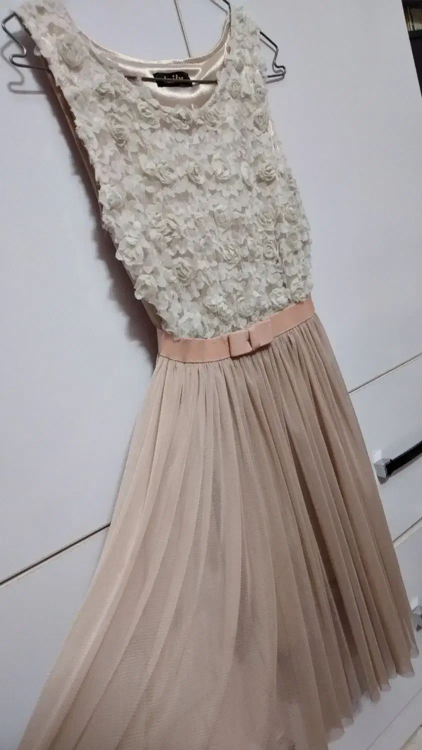 لباس مجلسی|لباس|قم, بنیاد|دیوار