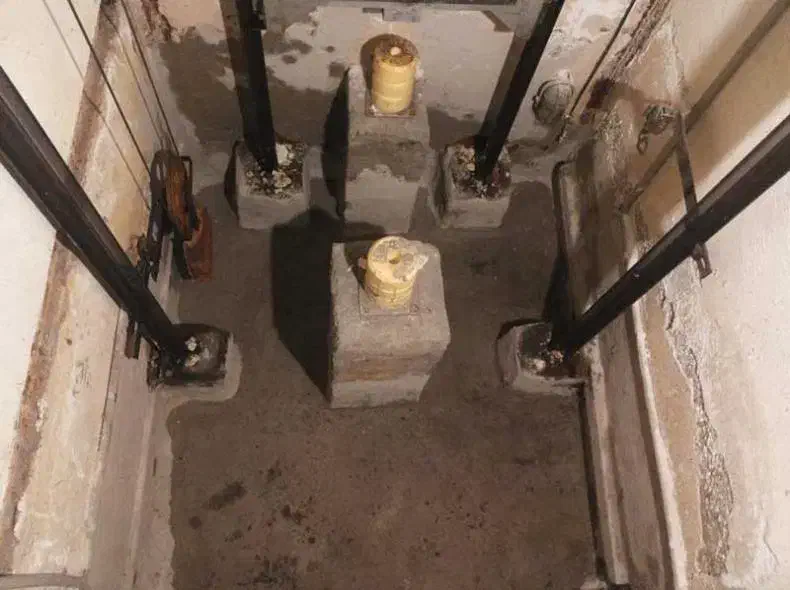 چال اسانسور اب بندی عایق کاری چاله استخر ضد ایزوله|خدمات پیشه و مهارت|رشت, گلسار|دیوار