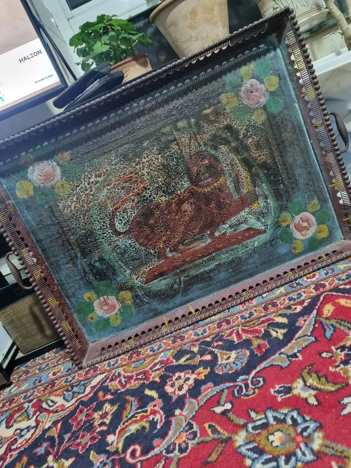 مژمیه ای شیرخورشید|کلکسیون اشیاء عتیقه|گوگان, |دیوار