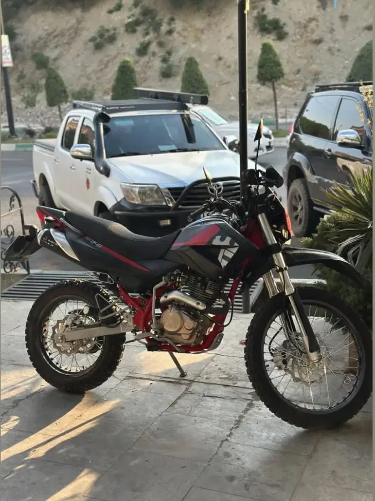 تریل t2|موتورسیکلت|رودهن, |دیوار