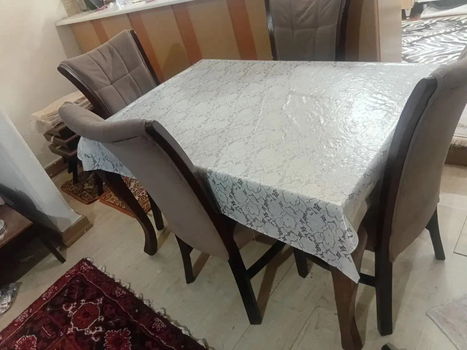 مبل 8نفره با نهار خوری 4نفره|مبلمان خانگی و میز عسلی|تبریز, |دیوار