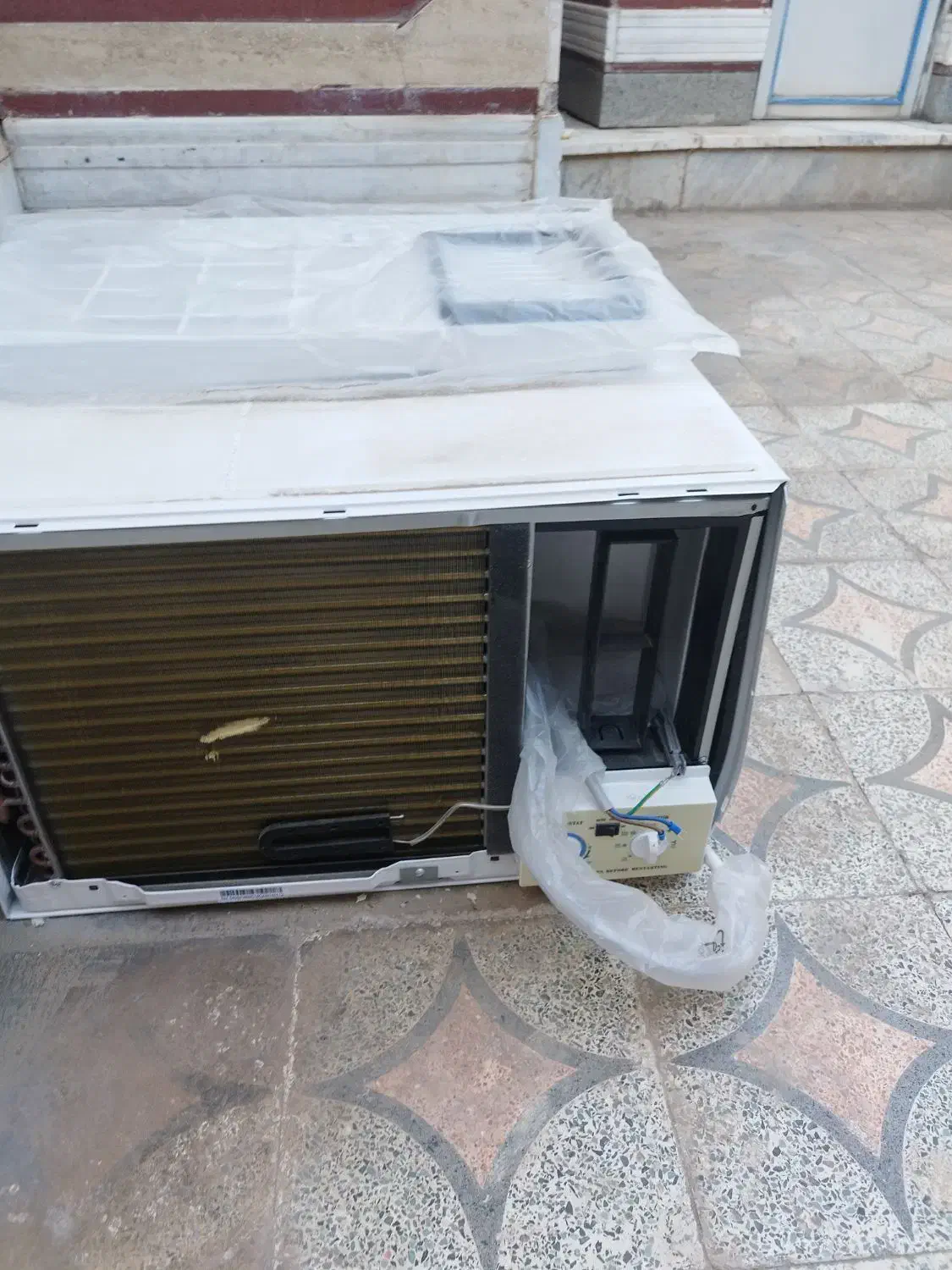 کولر پنجره ای|کولر گازی و فن‌کوئل|ایرانشهر, |دیوار