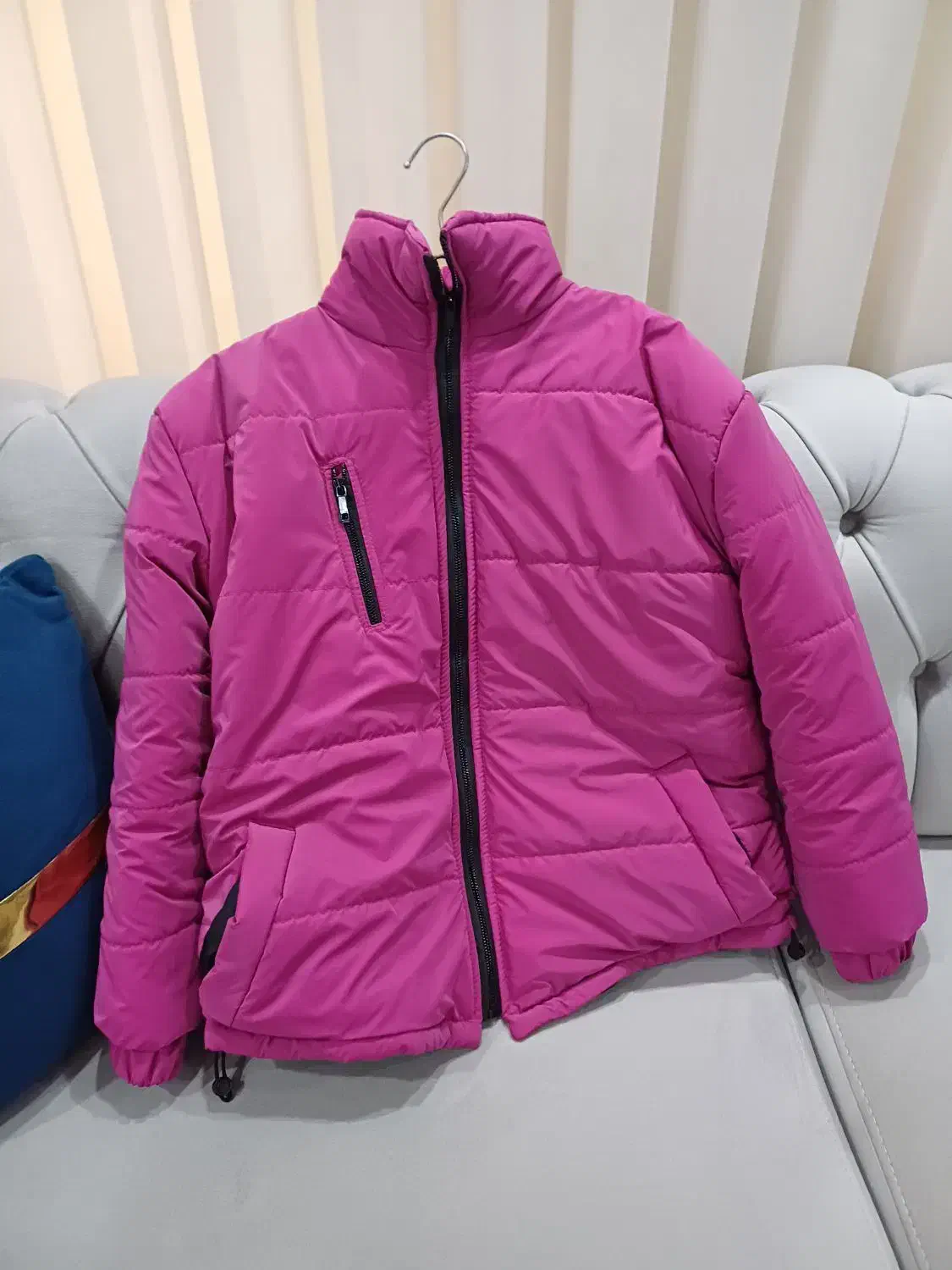 کاپشن ضخیم|لباس|قدس, شهرقدس|دیوار