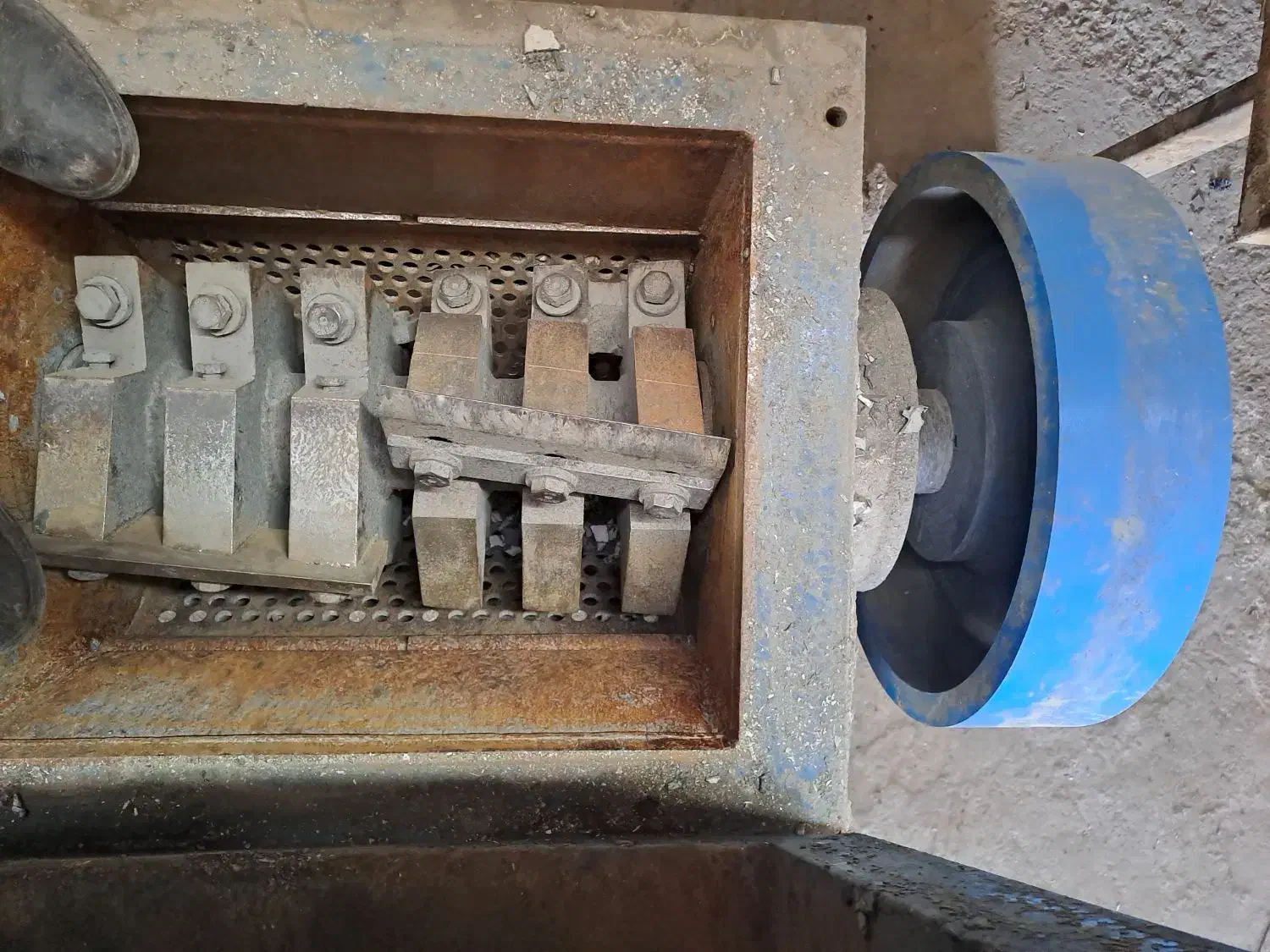 اسیاب ۶۰یاتاقان بغل|ماشین‌آلات صنعتی|قم, جاده معدن|دیوار