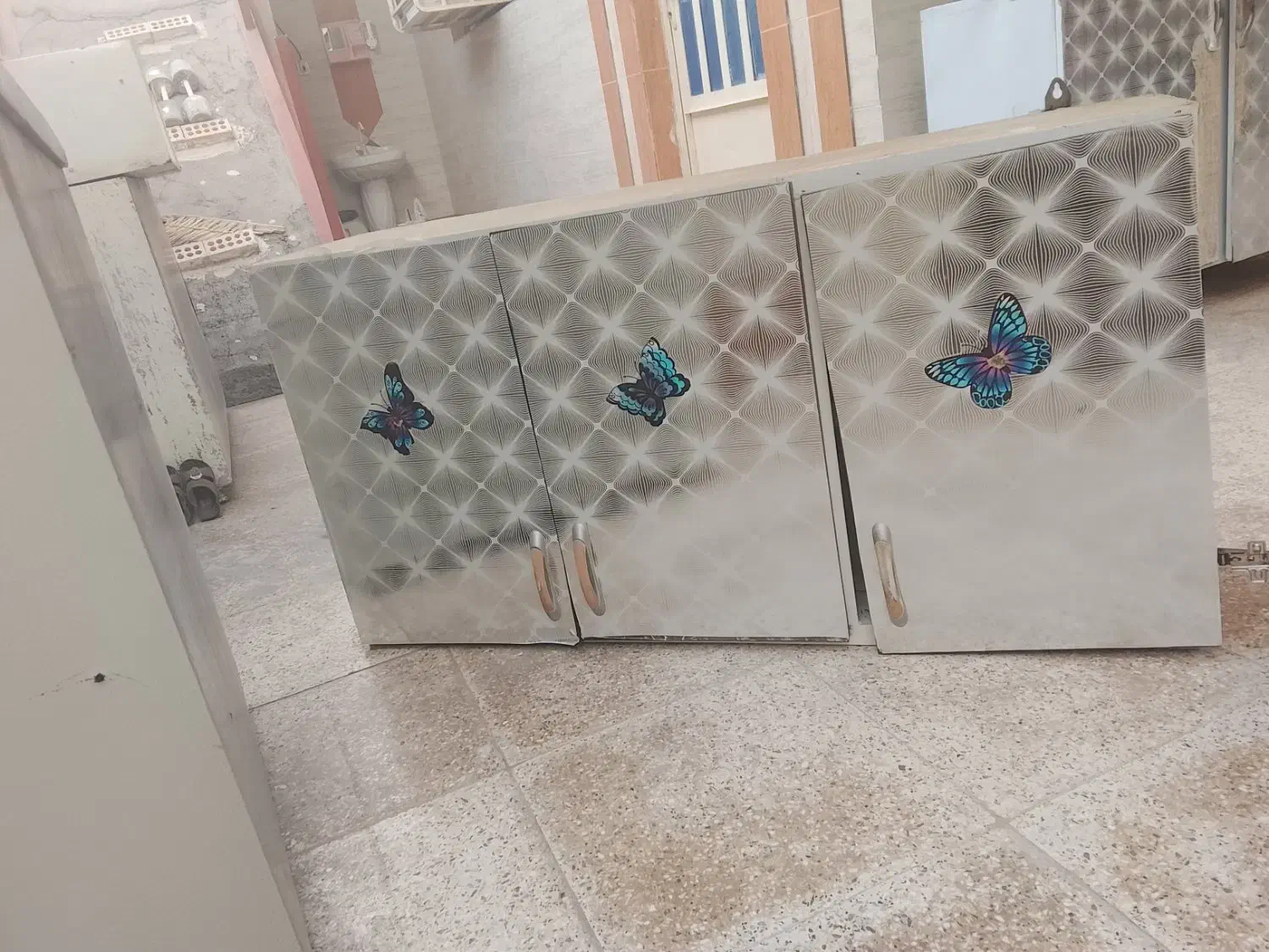 کوی ولایت سوسنگرد|آب‌چکان و نظم‌دهنده ظروف|سوسنگرد, |دیوار