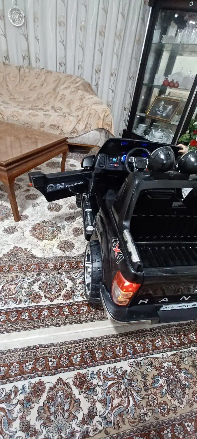 ماشین شارژی شاسی بلند ۴ چرخ|اسباببازی بچه|کرج, حصارک پایین|دیوار