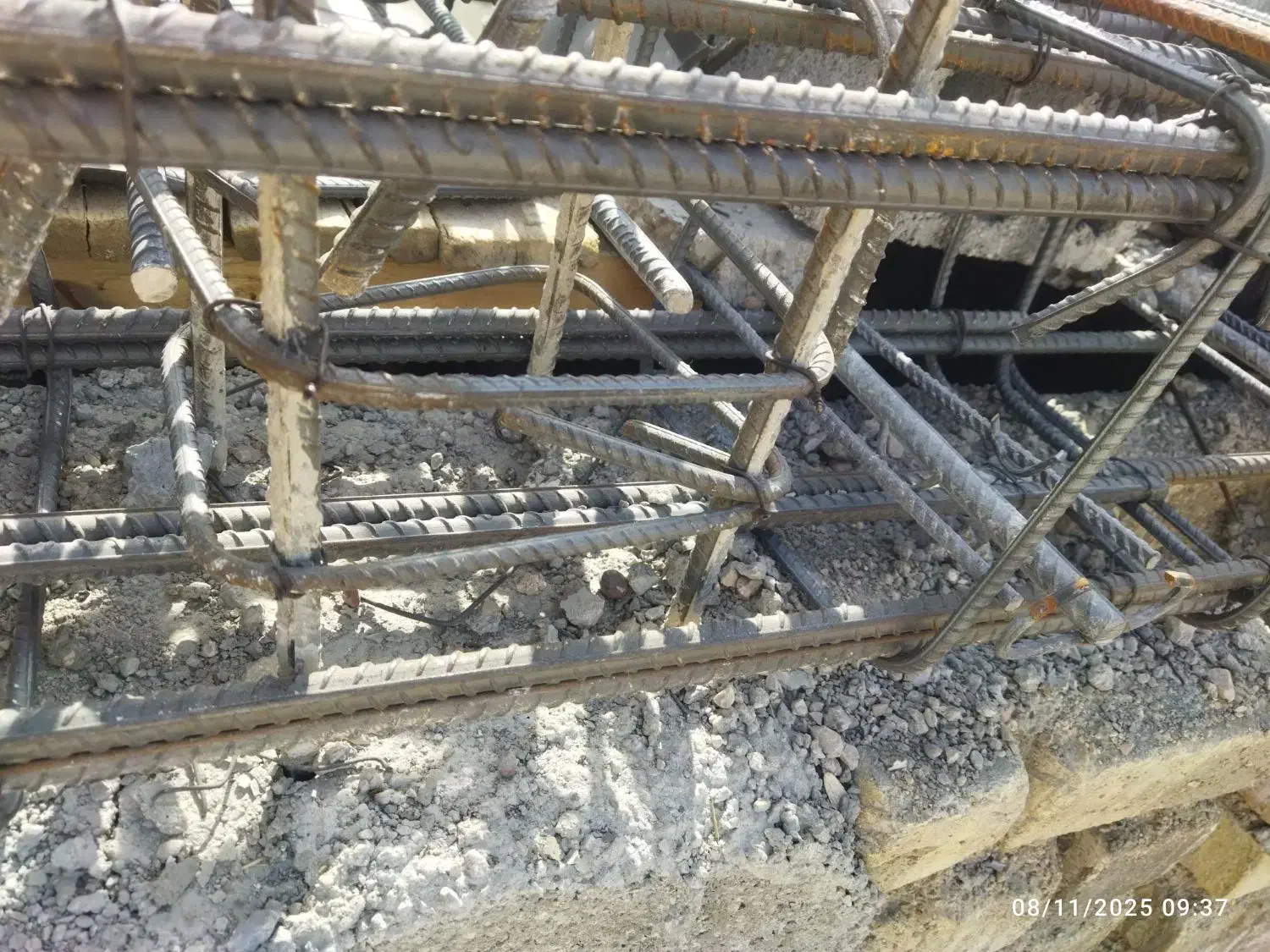 سقف زن،شناژ بندی اسکلت بنایی|خدمات پیشه و مهارت|شیراز, تل حسین‌آباد|دیوار