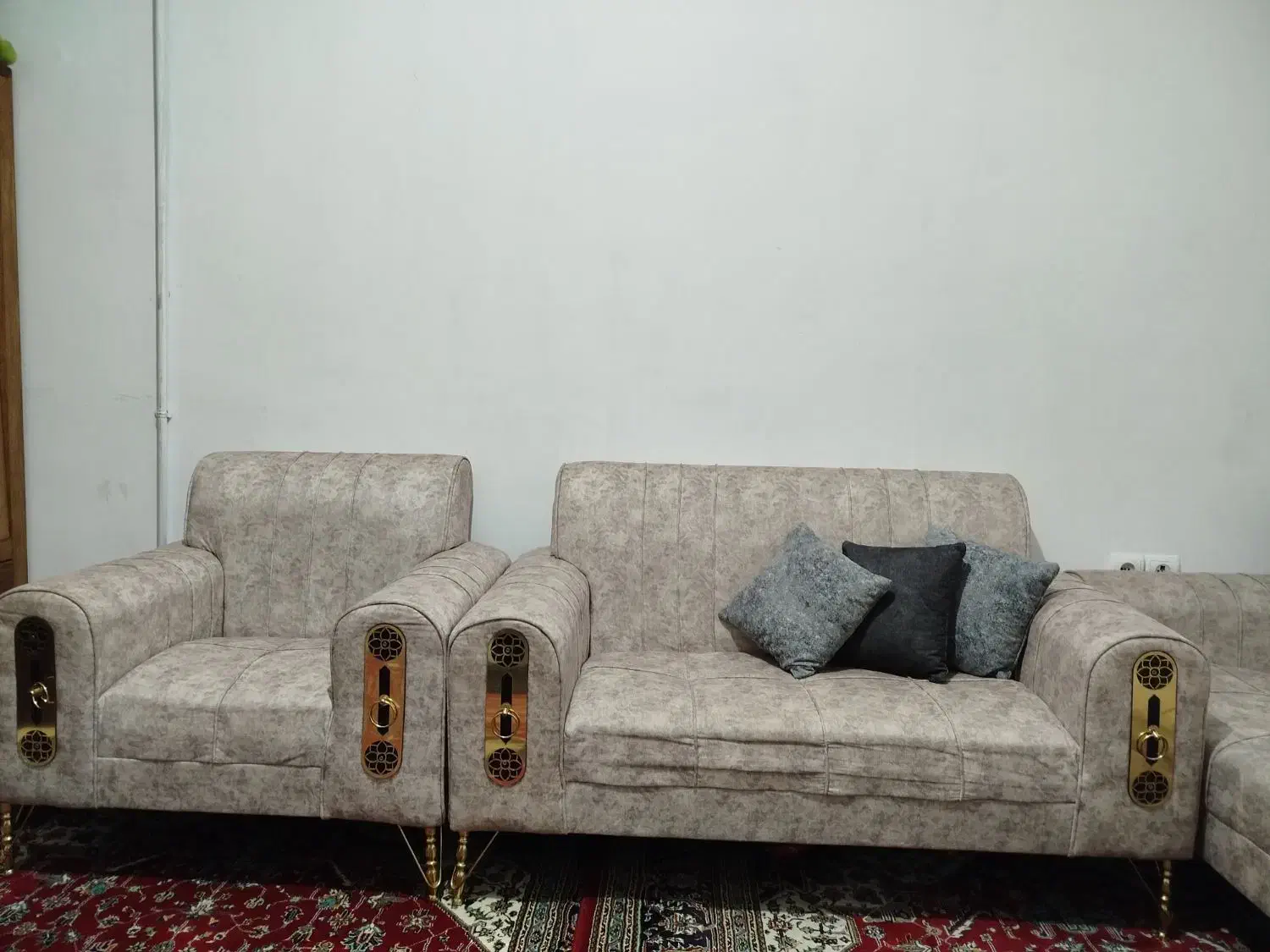 مبلمان|مبلمان خانگی و میز عسلی|بومهن, |دیوار