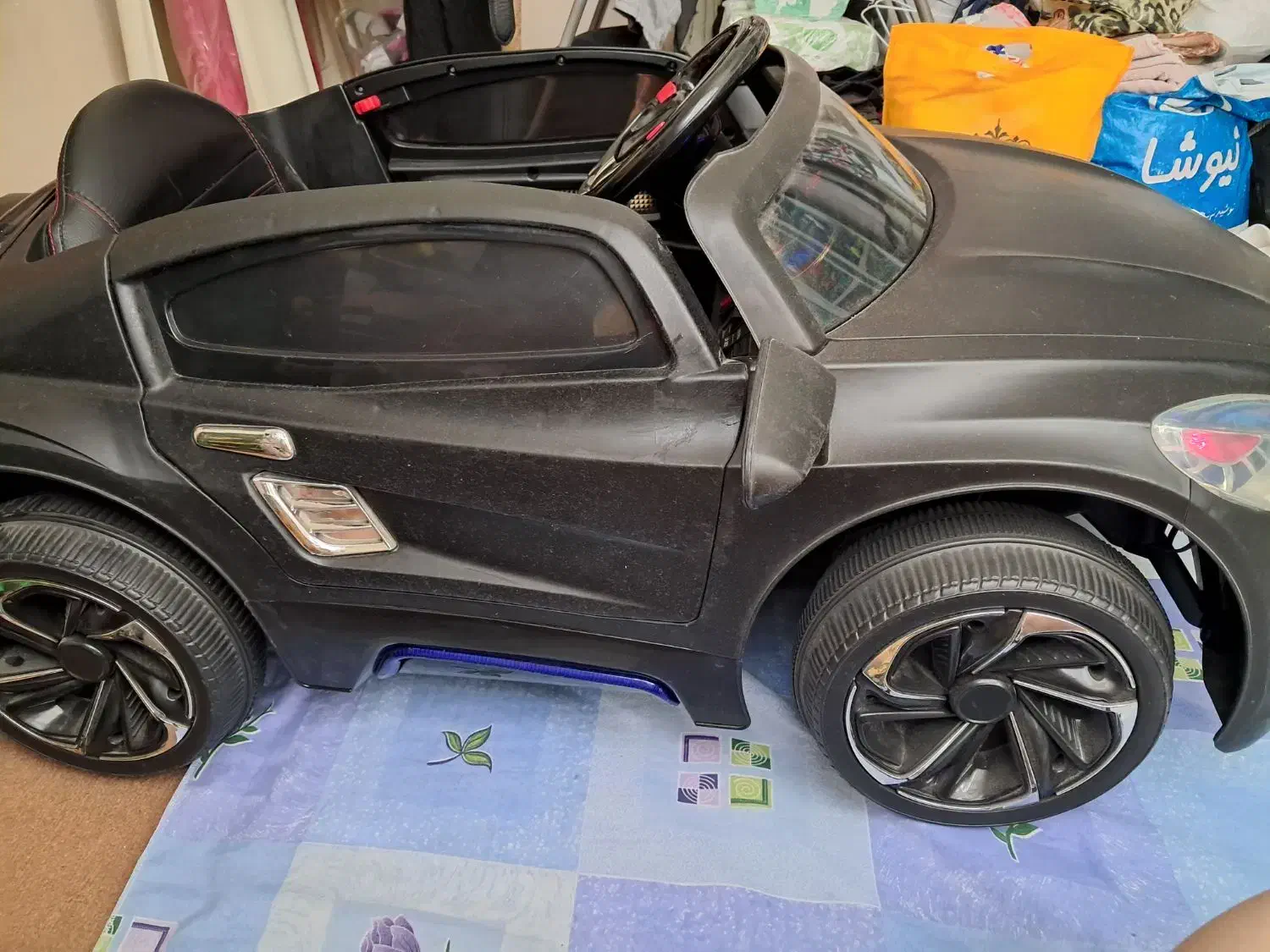 ماشین شارژی کودک بزرگ نو اصلا بیرون استفاده نشده|اسباب‌بازی بچه|اسلام‌شهر, مطهری|دیوار