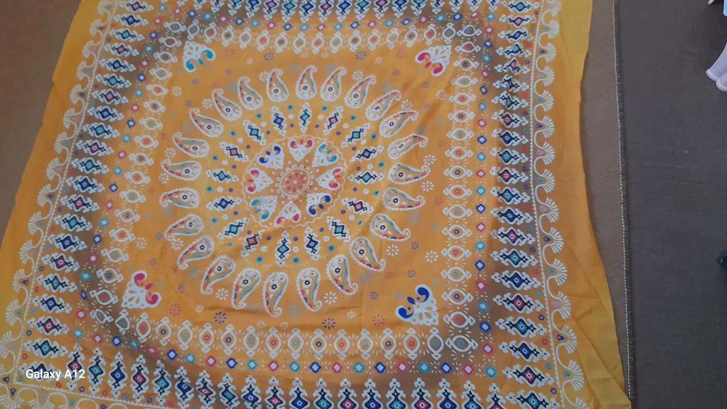 چارقد لری نو نو|لباس|دهدشت, |دیوار