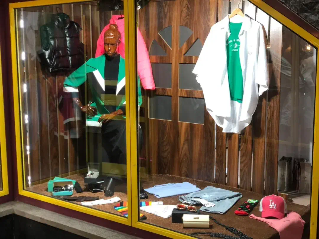 فروش مانکن و چوبکار|فروشگاه و مغازه|کرج, دانشگاه آزاد|دیوار