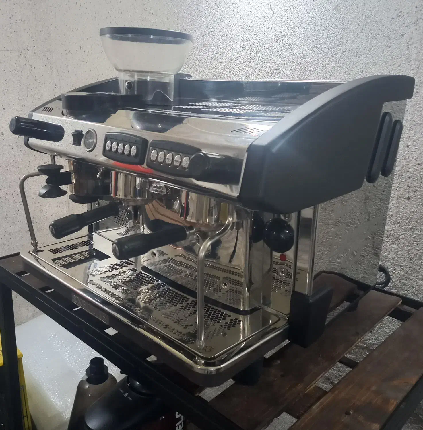 اسپرسوساز صنعتی دوگروپ تمام اتومات آسیابدار الگانس|کافیشاپ و رستوران|تهران, شهرک شریعتی|دیوار