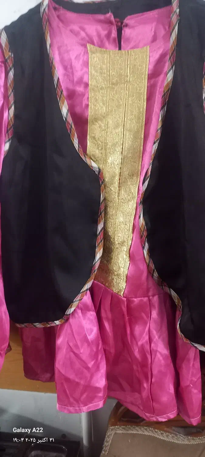 لباس محلی|لباس|قم, شهر قائم|دیوار