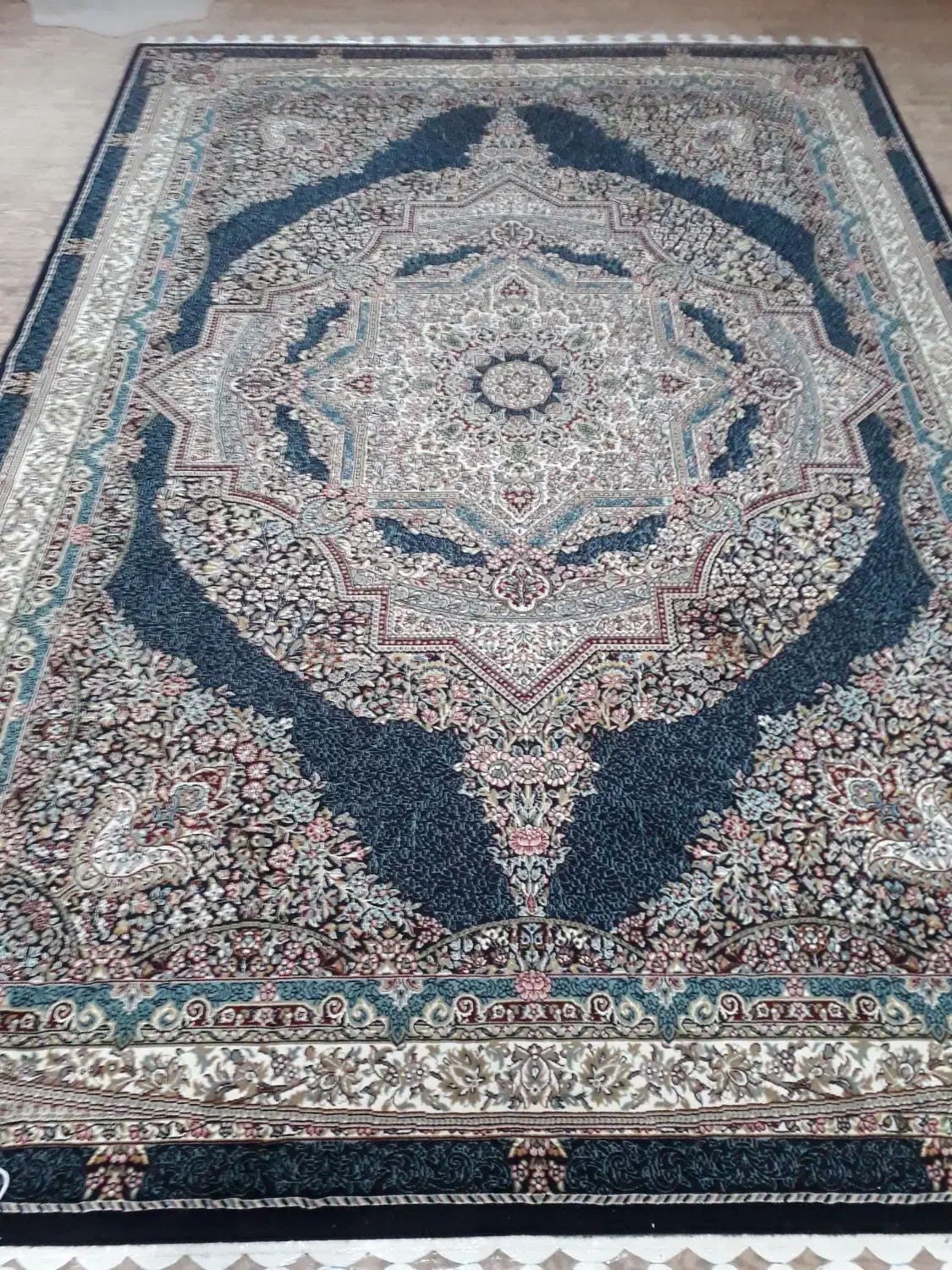 دوتخته فرش ۹متری کارکرده|فرش|فومن, |دیوار