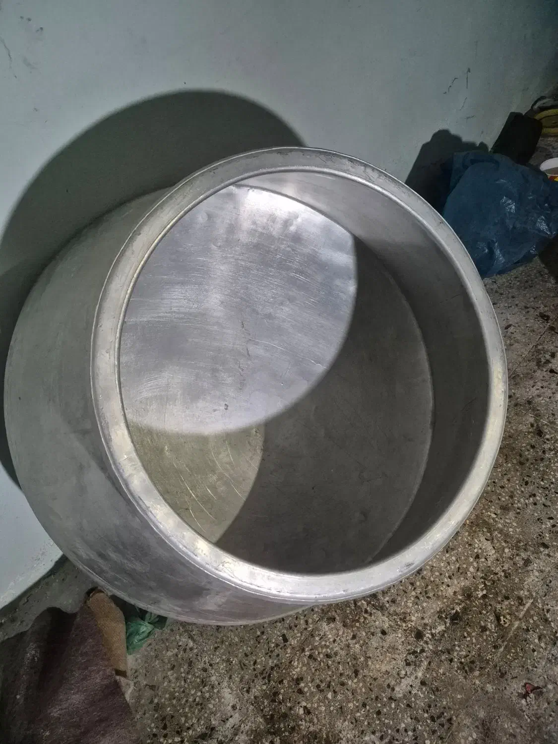 دیگ بزرگ رویی|ظروف پخت‌وپز|اردبیل, |دیوار