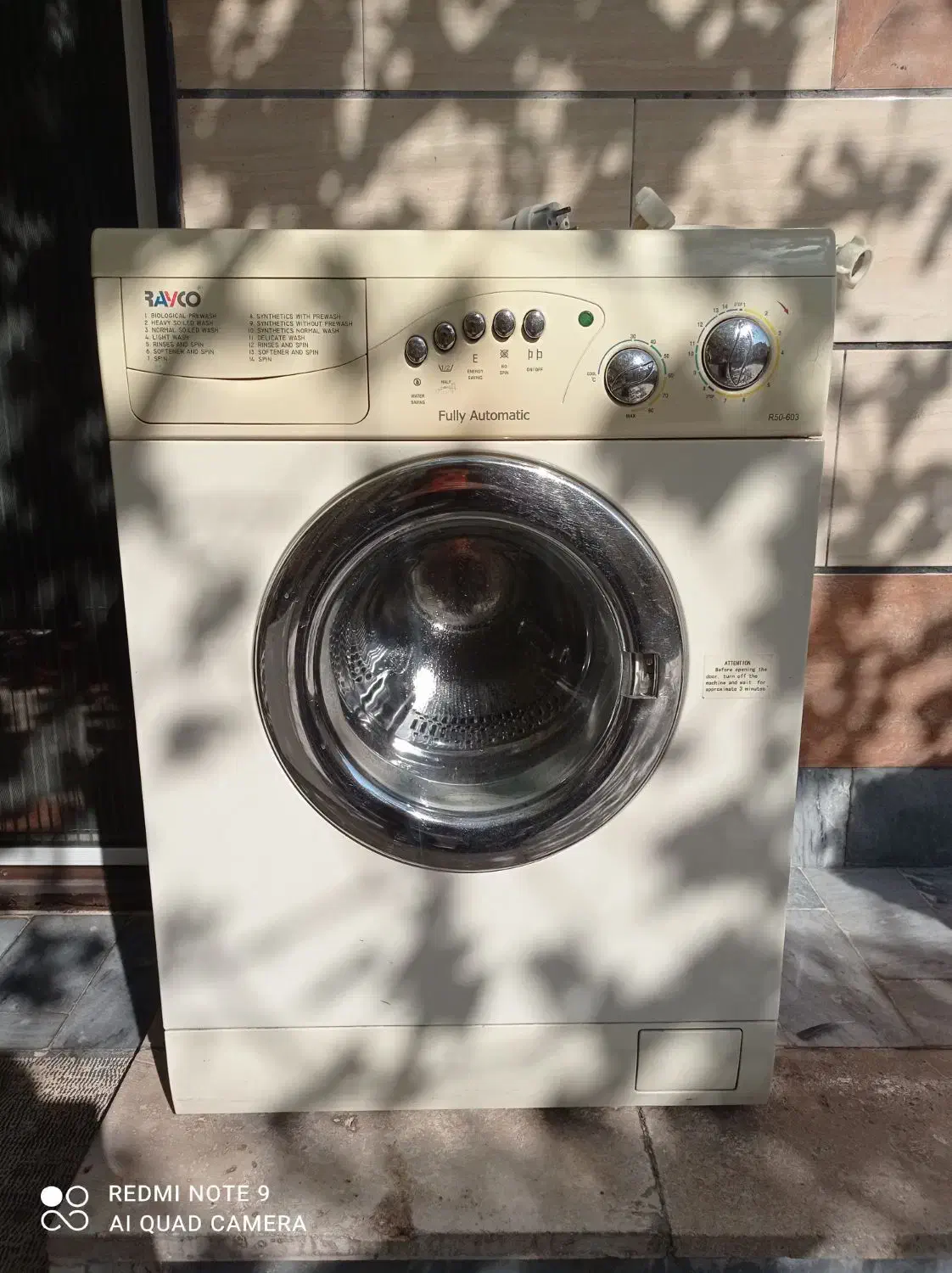 لباس شویی|ماشین لباسشویی و خشک‌کن لباس|هشتگرد, هشتگرد قدیم|دیوار