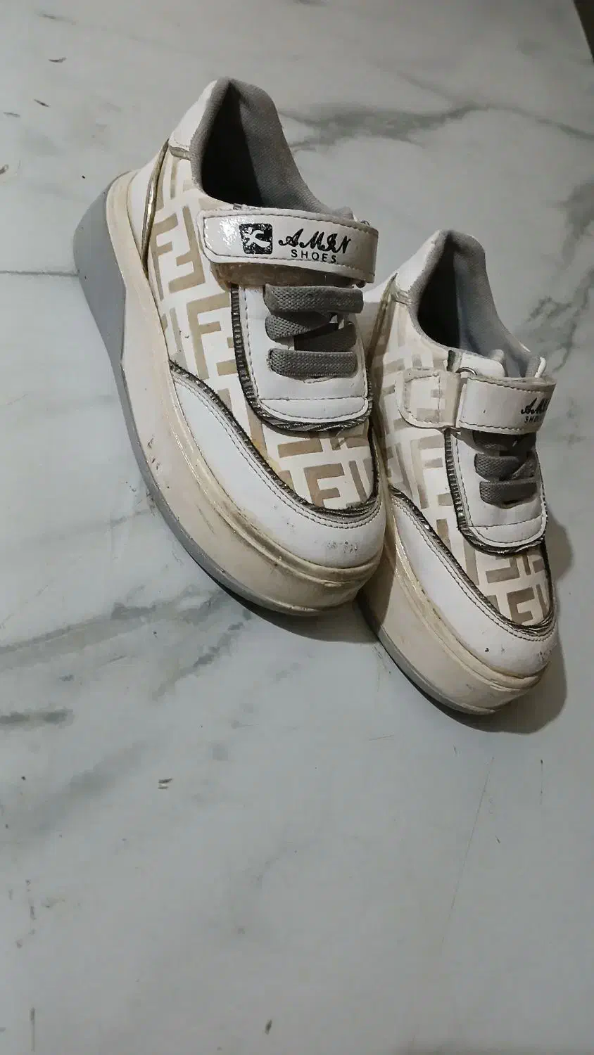 کفش بچه گانه|کفش و لباس بچه|مانه, |دیوار