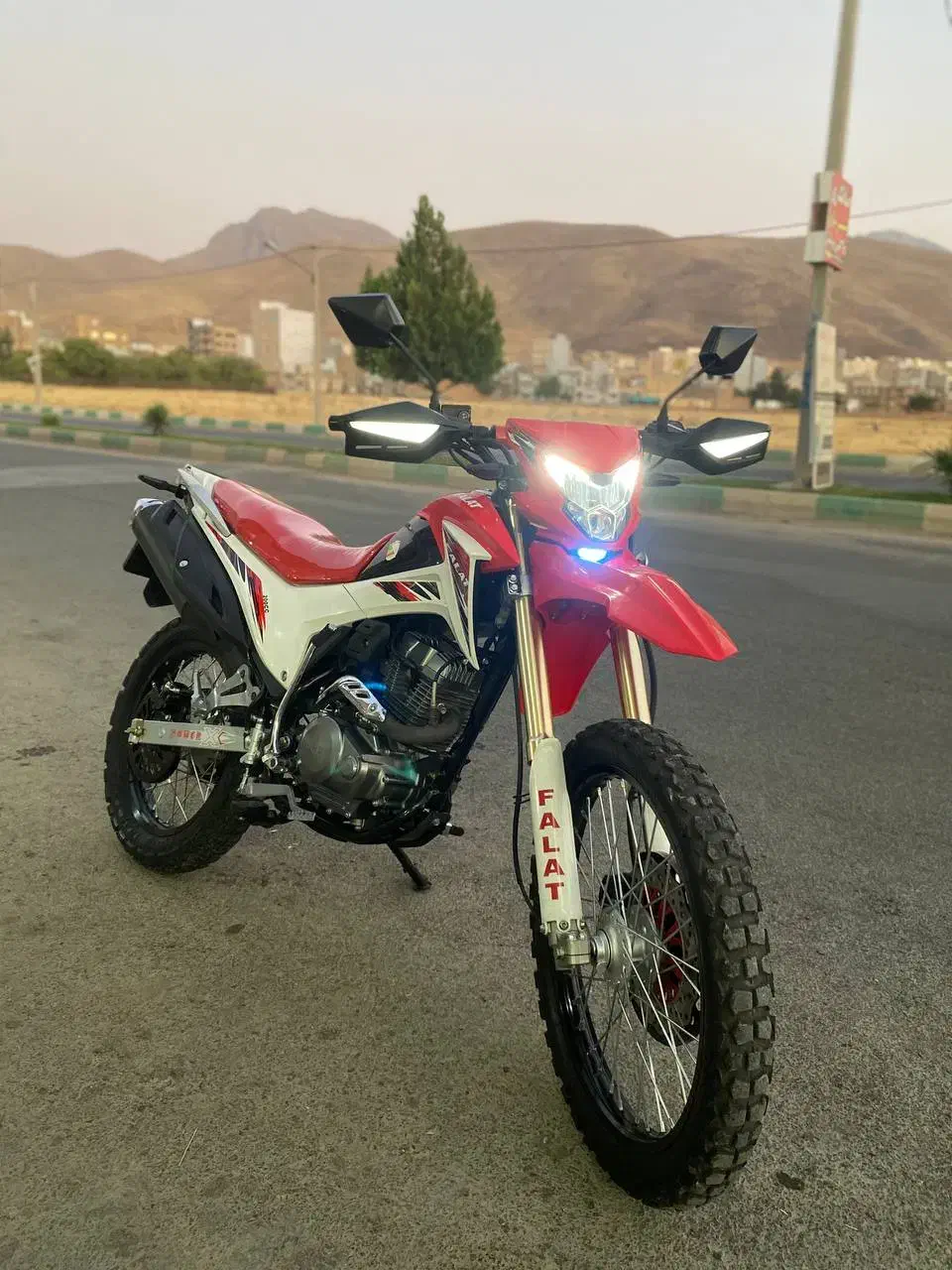 موتور تریل فلات  ۲۰۰ CRF cc|موتورسیکلت|سنقر, |دیوار