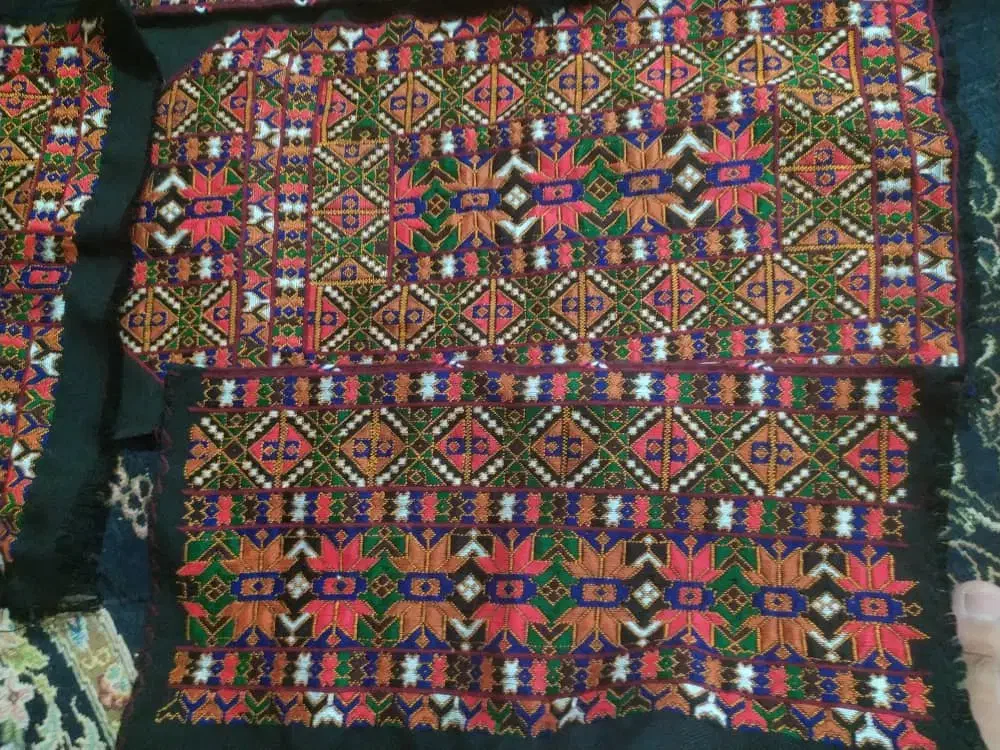 زیاستین|لباس|کورین, |دیوار