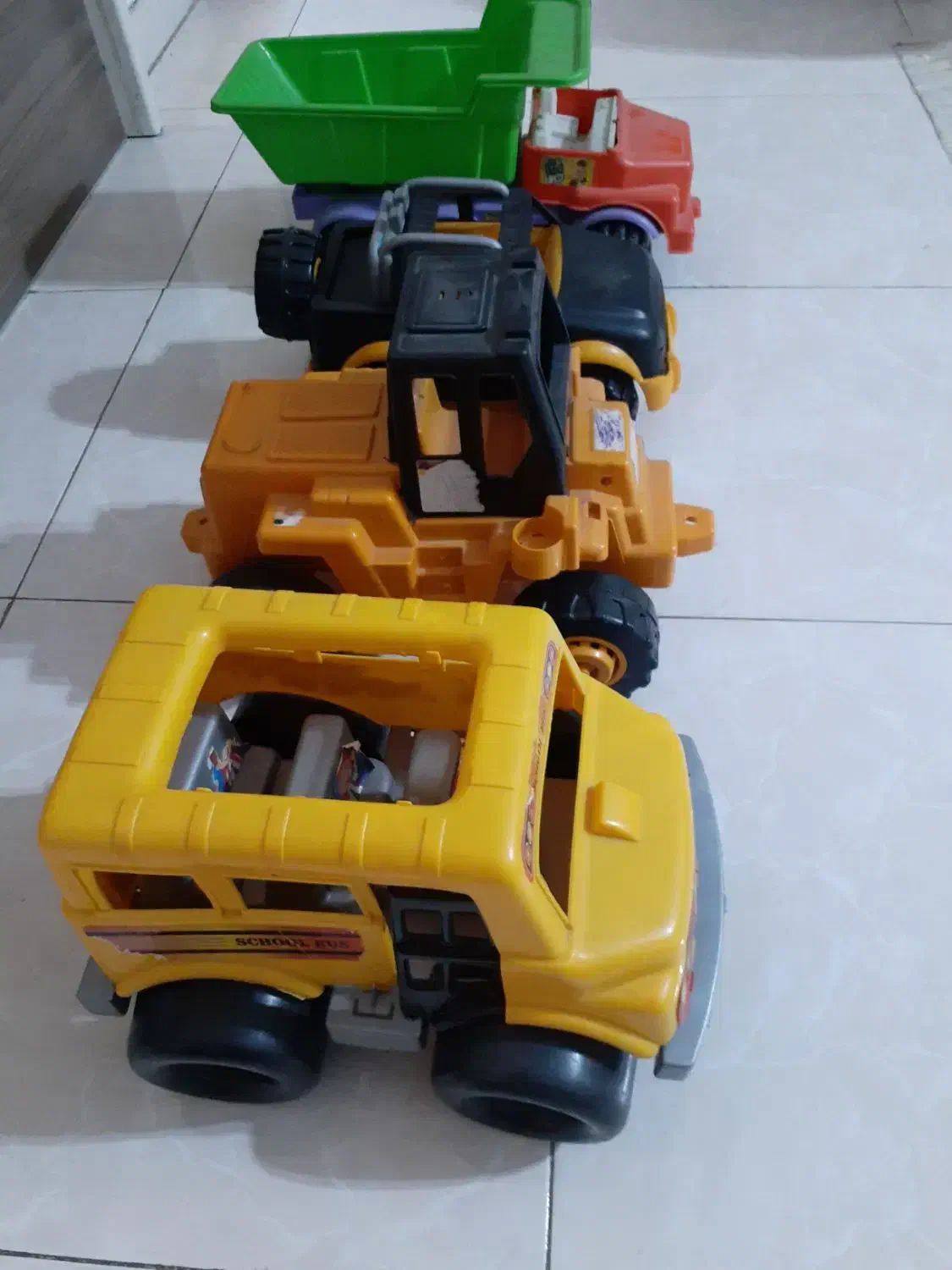 اسباب بازی ماشین|اسباببازی بچه|بومهن, |دیوار