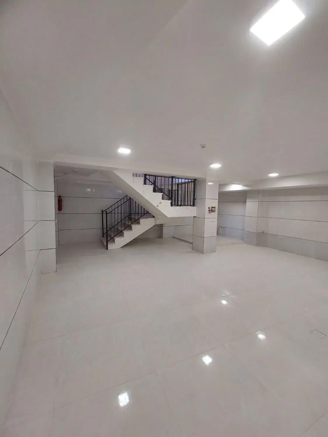 همکف تجاری و زیرزمین کلید نخورده مرکز شهر|فروش مغازه و غرفه|بجنورد, |دیوار