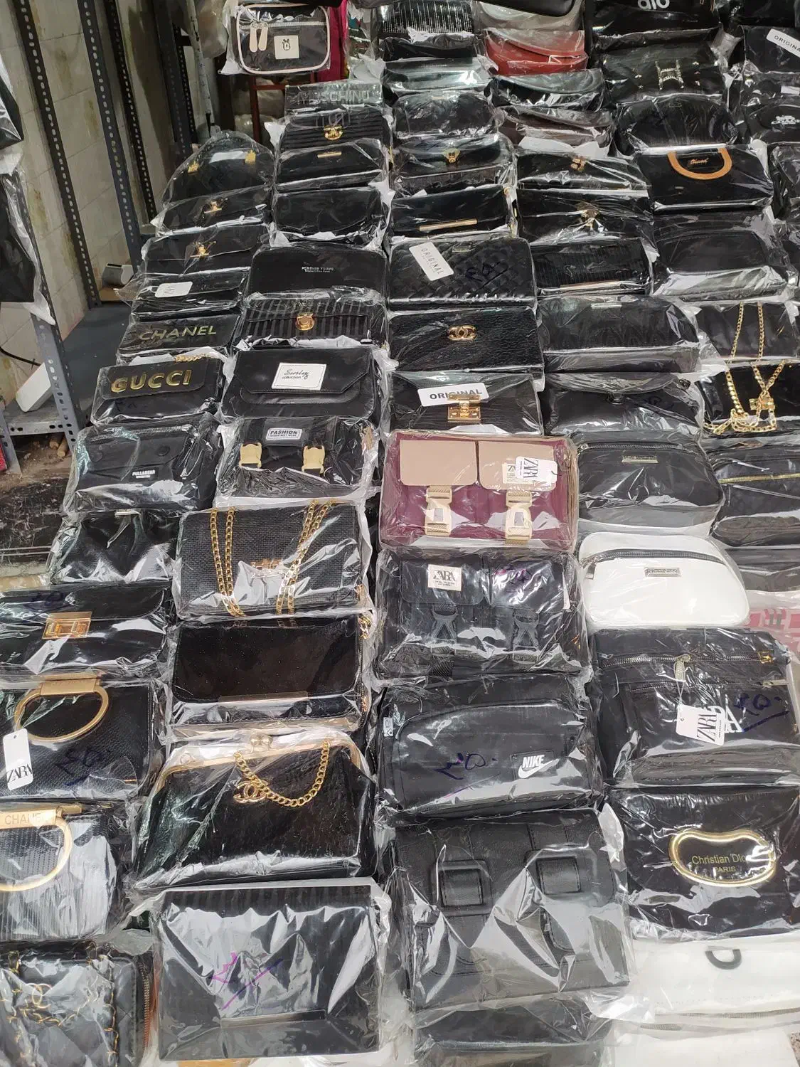 ارزانسرای کیف قانع|کیف، کفش، کمربند|اسلامآباد غرب, |دیوار