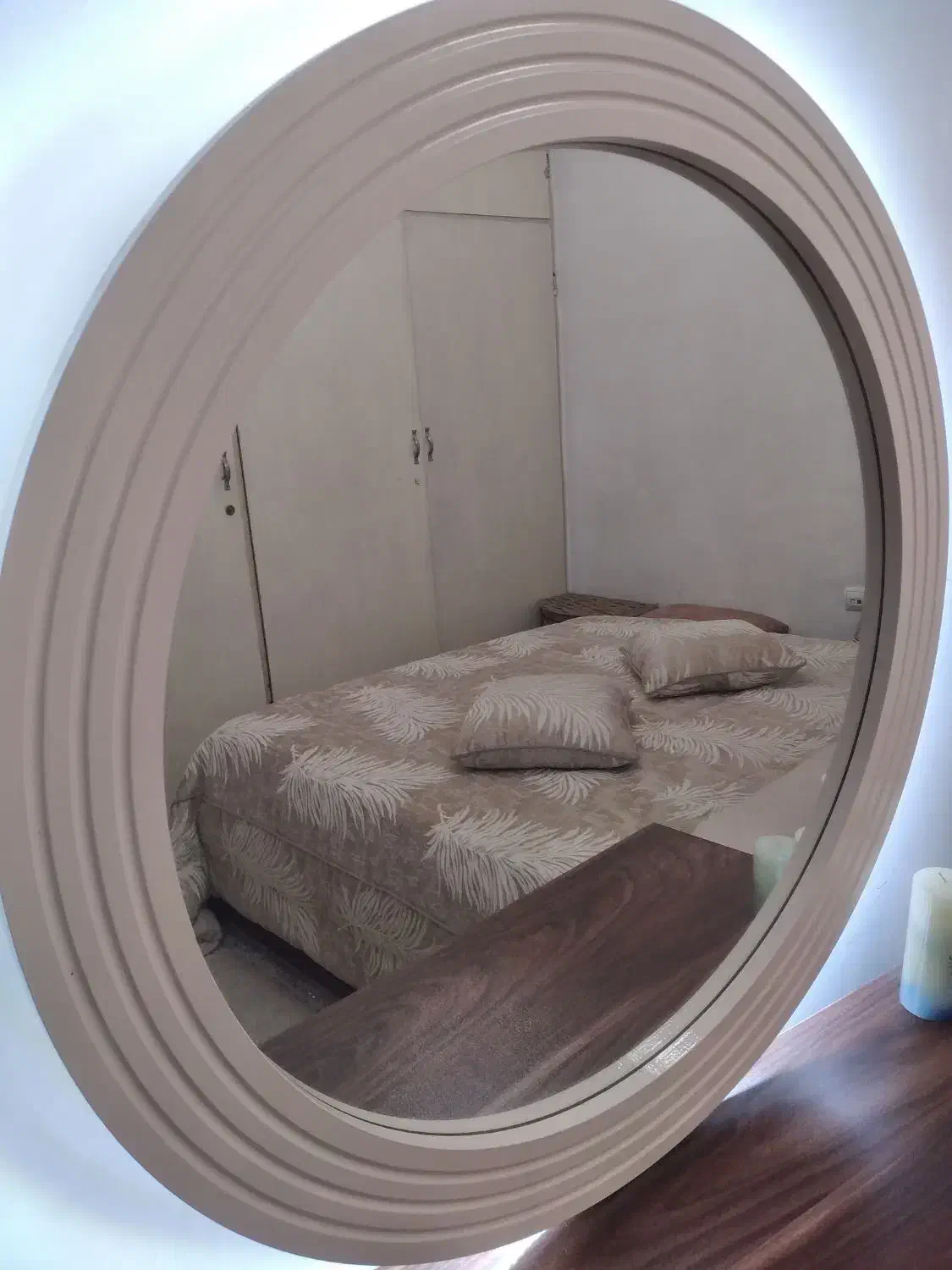 آینه گرد چراغ داربزرگ|آینه|قدس, شهر‌قدس|دیوار