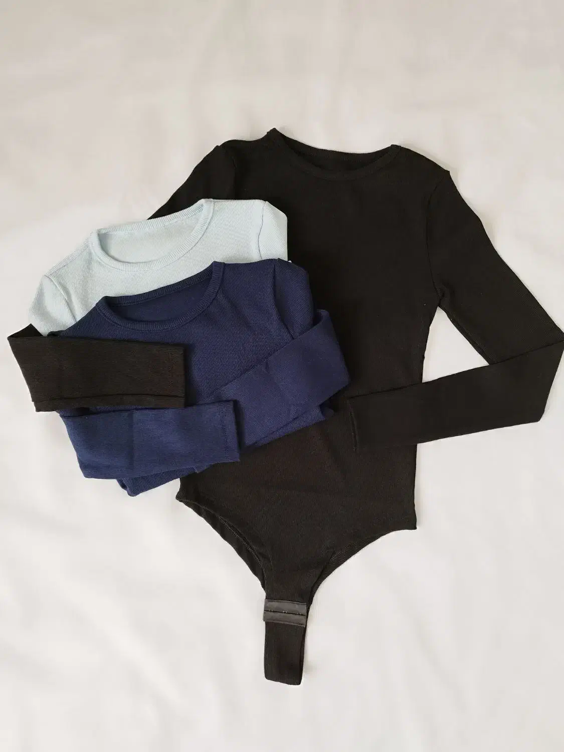 بادی کبریتی|لباس|شاهین‌شهر, خانه کارگر|دیوار