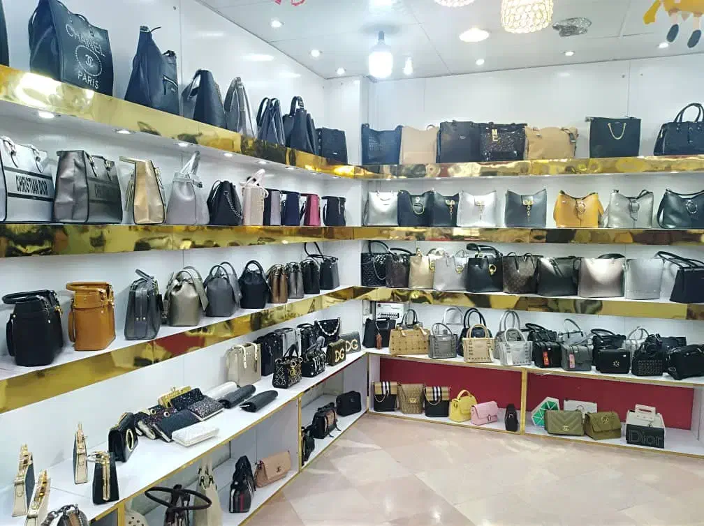 ادمین تولیدمحتوا و فروشنده خانم (حضوری)|استخدام رایانه و فناوری اطلاعات|دزفول, |دیوار