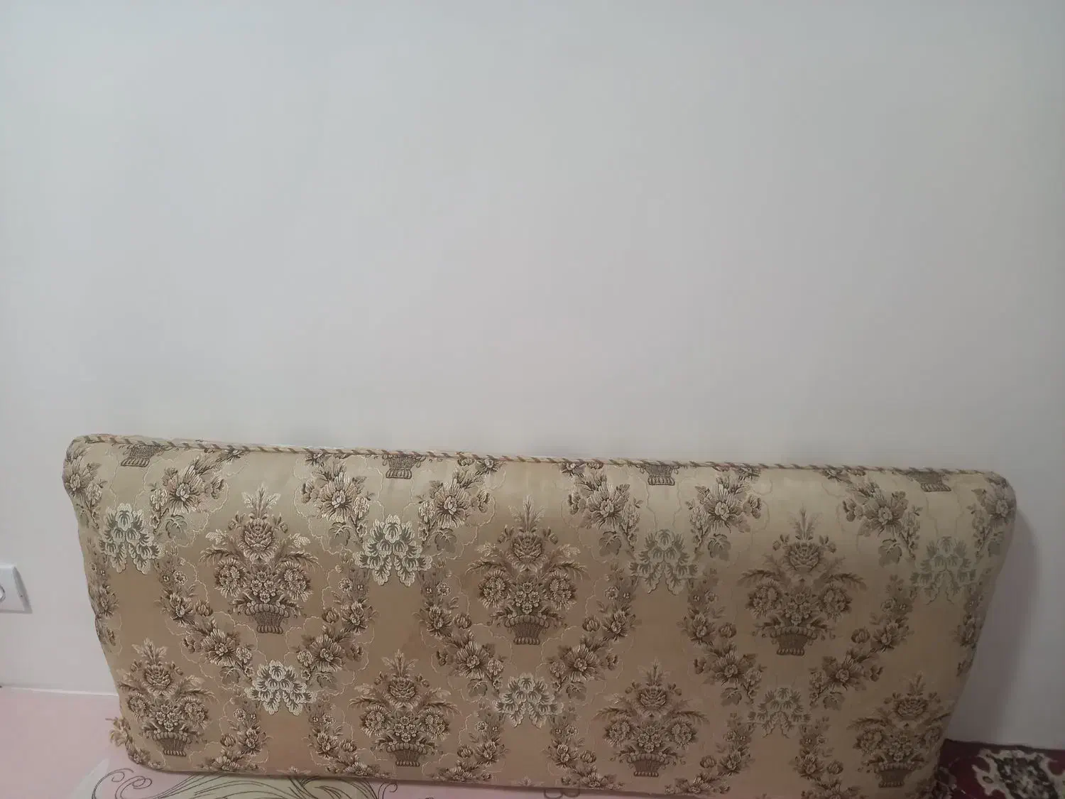 یک جفت پشتی دورور|پشتی|دورود, |دیوار