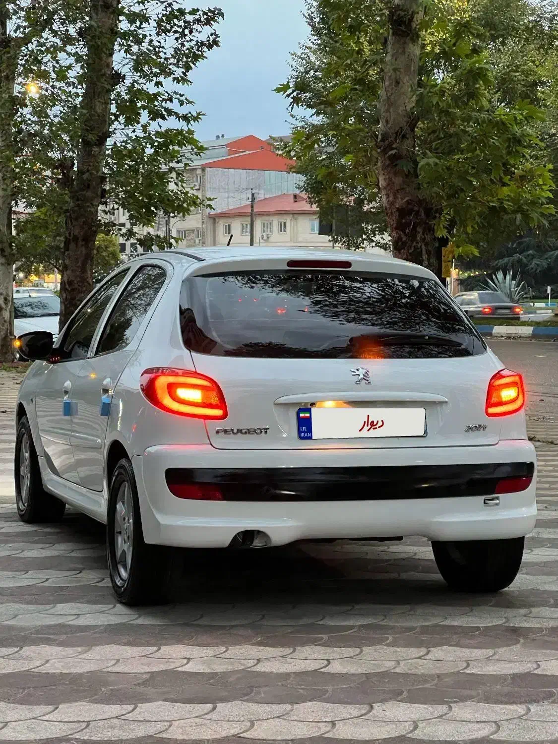 207iسقف فلز مدل99|خودرو سواری و وانت|رشت, یخسازی|دیوار