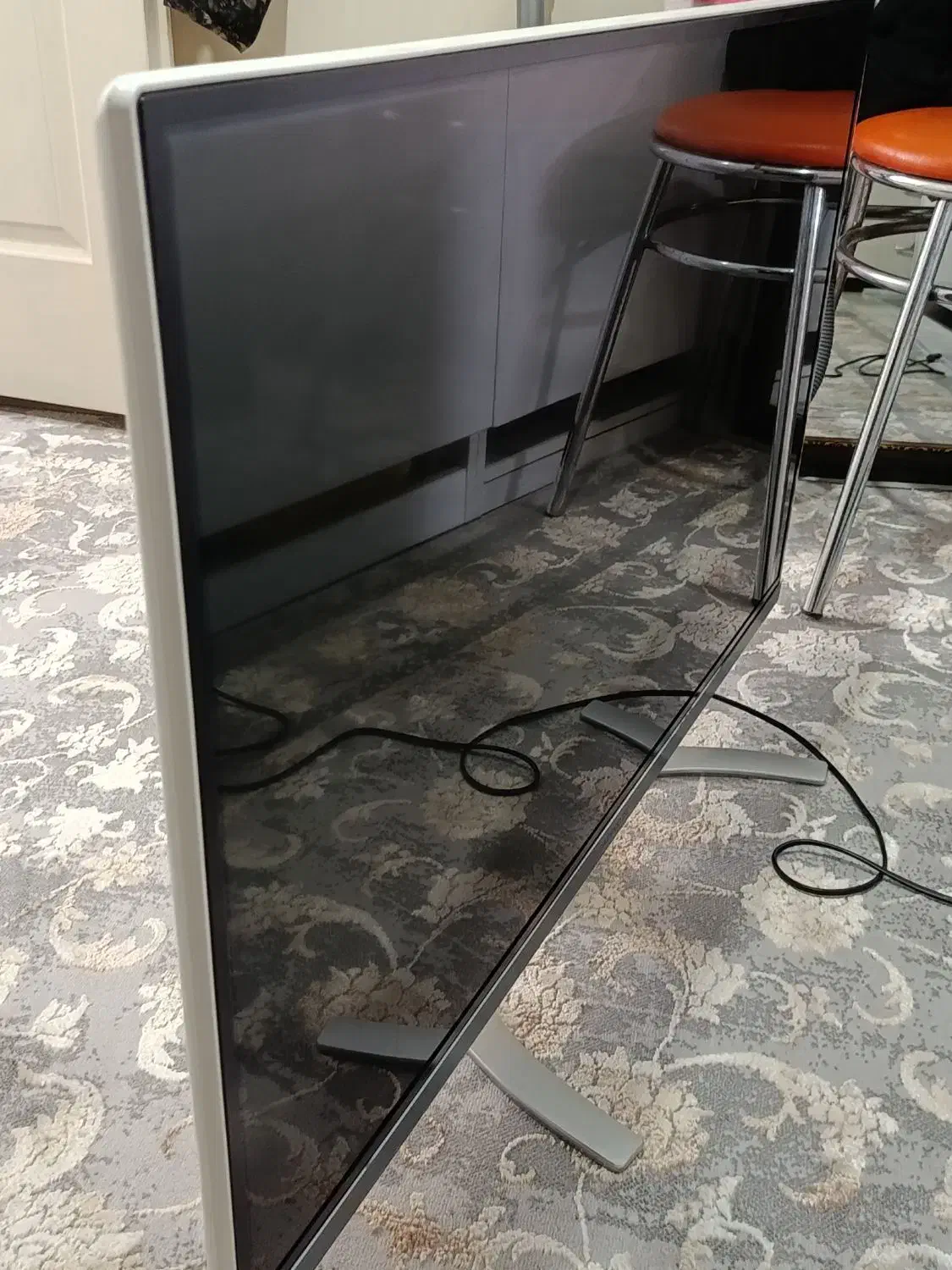 تلویزیون 42 اینچ|تلویزیون و پروژکتور|قرچک, میرزائی شمالی|دیوار