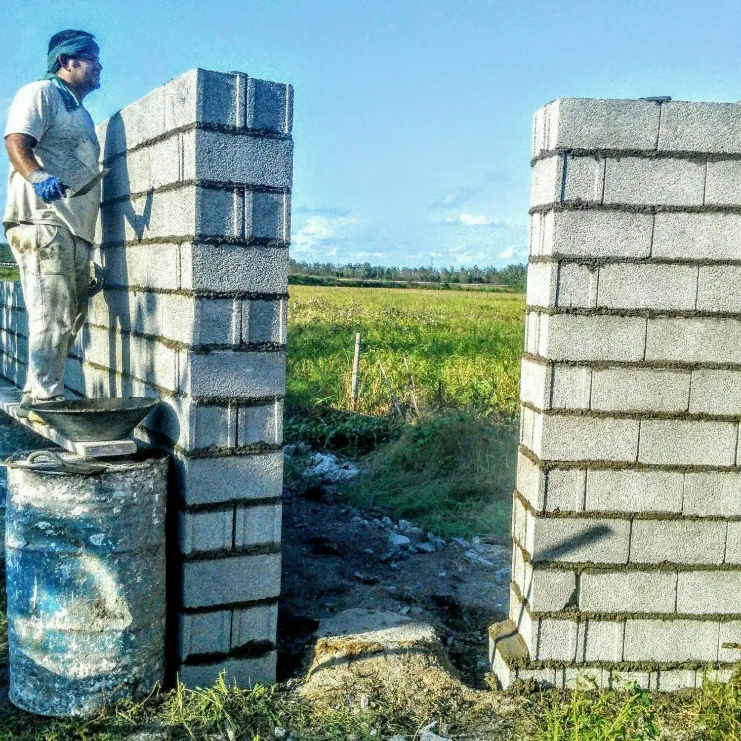 بنایی بلوک چینی  سیمان کاری سیاه و سفید|خدمات پیشه و مهارت|شفت, |دیوار