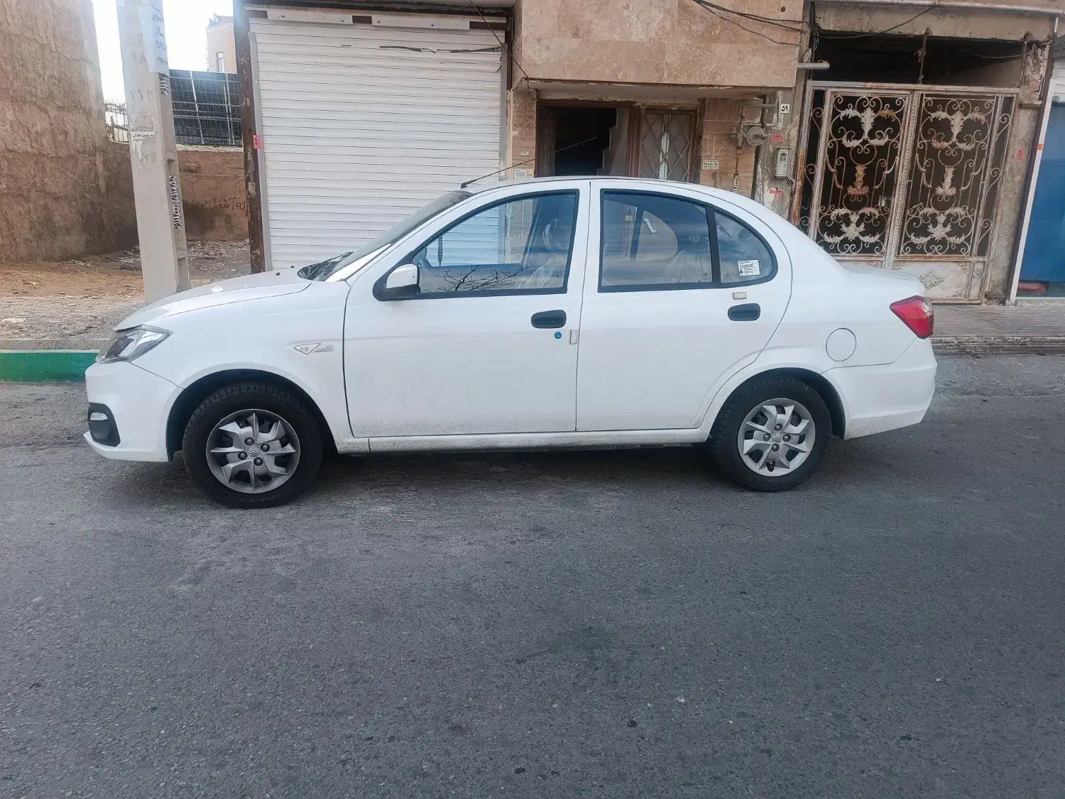 ماشین ساینا s 1404|خودرو سواری و وانت|فردیس, شهرک ۱۱۰|دیوار