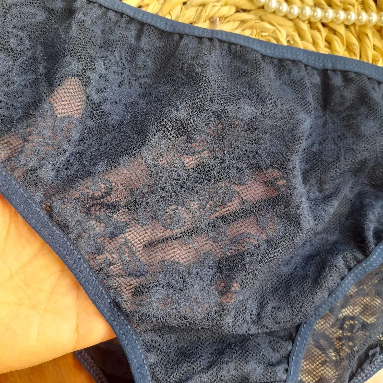 ست و شورت لامبادا|لباس|ری, شهید غیوری (ابن باویه)|دیوار