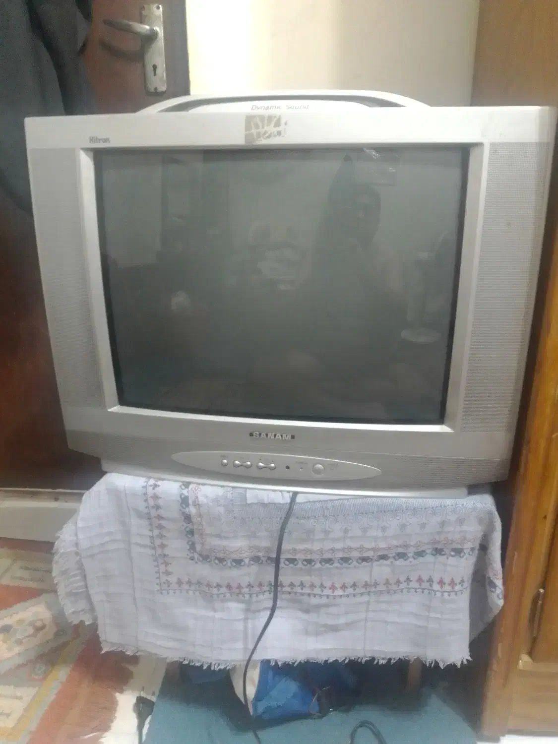 تلوزیون ( لنگرود )|تلویزیون و پروژکتور|کیلان, |دیوار