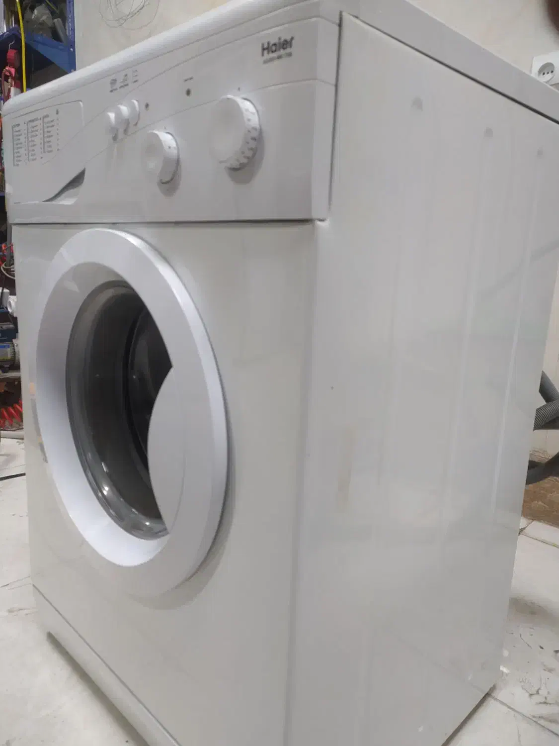 لباسشویی اتوماتیک حایر ۵ کیلویی سفید|ماشین لباسشویی و خشک‌کن لباس|فولادشهر, B4|دیوار