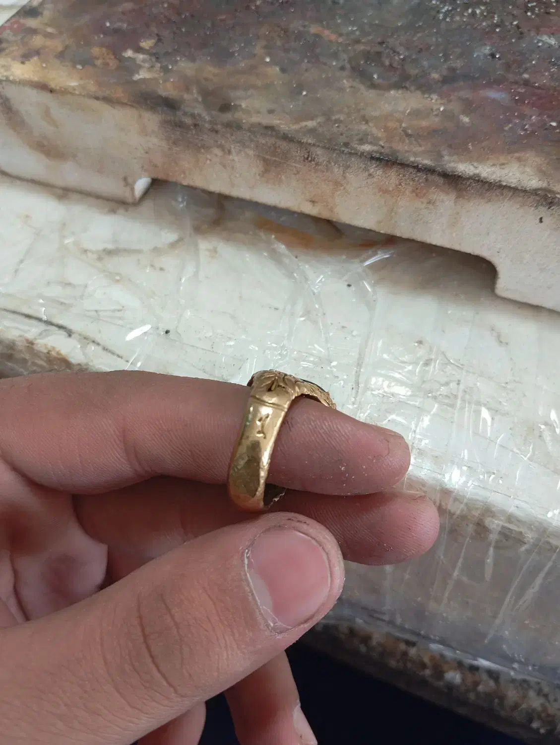 انگشتر برنج|بدلیجات|تربت جام, میان جام|دیوار