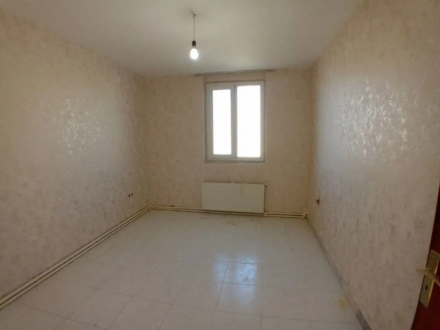 نصاب کاغذ دیواری|خدمات پیشه و مهارت|قم, بلوار امین و ساحلی|دیوار