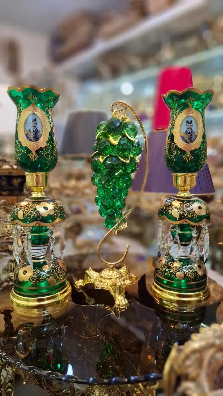 شمعدان شاه عباسی و خوشه انگور تمام کریستال دکوری|صنایع دستی و سایر لوازم تزئینی|تهران, شوش (باغ آذری)|دیوار