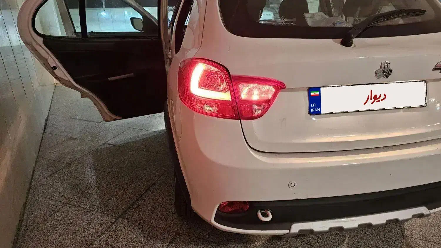 کوئیک R مدل اسفند سال۱۴۰۲ سفید مشکی|خودرو سواری و وانت|تهران, فاطمی|دیوار