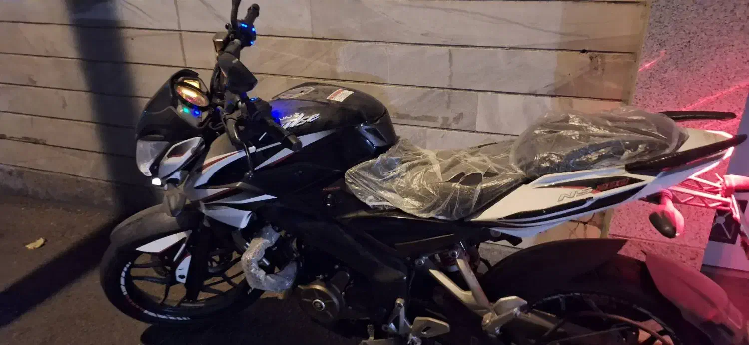 ns 200 مدل 95 کاربراتور|موتورسیکلت|تهران, فدک|دیوار