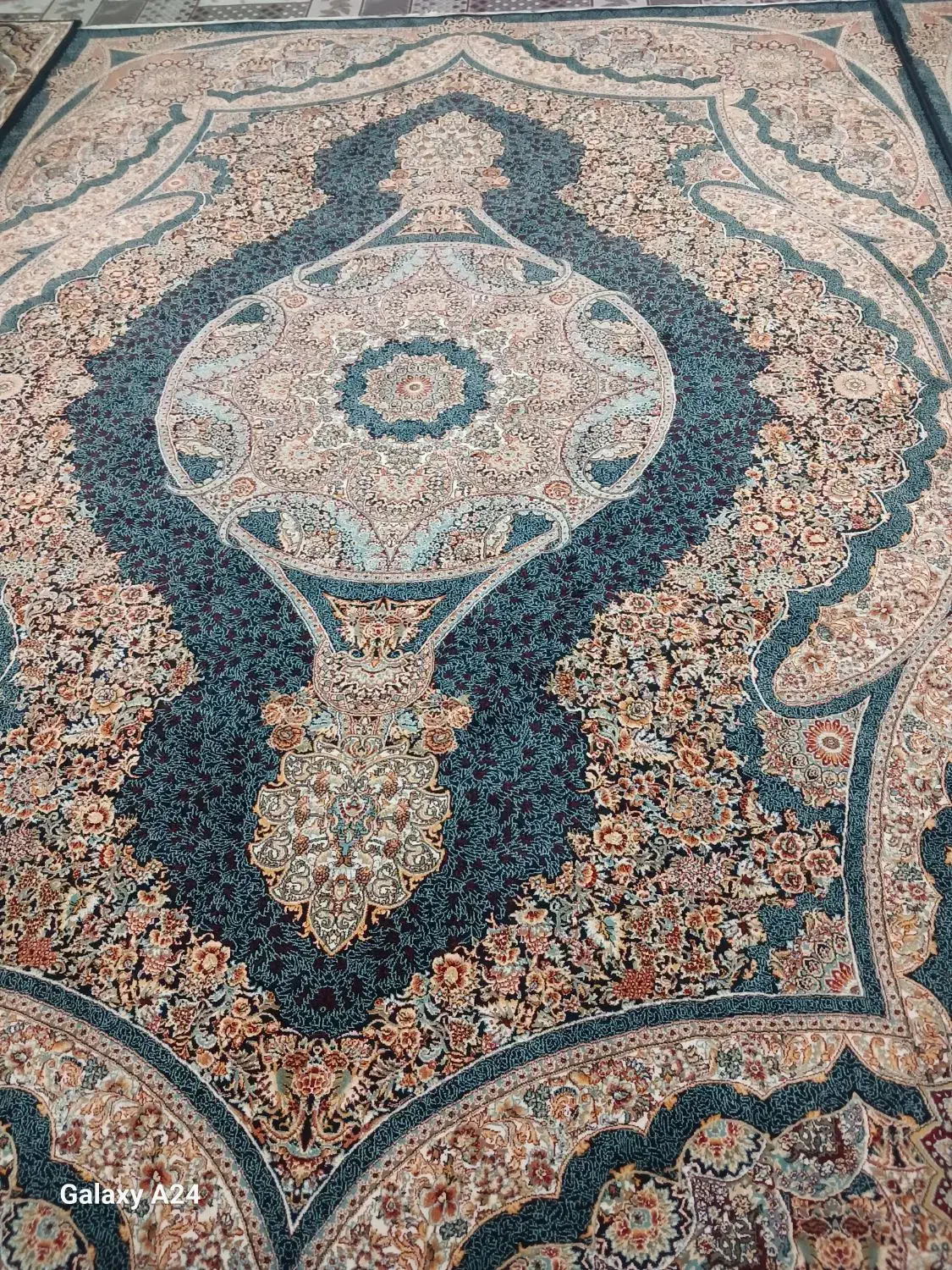 فرش ۹متری|فرش|قدس, شهر‌قدس|دیوار