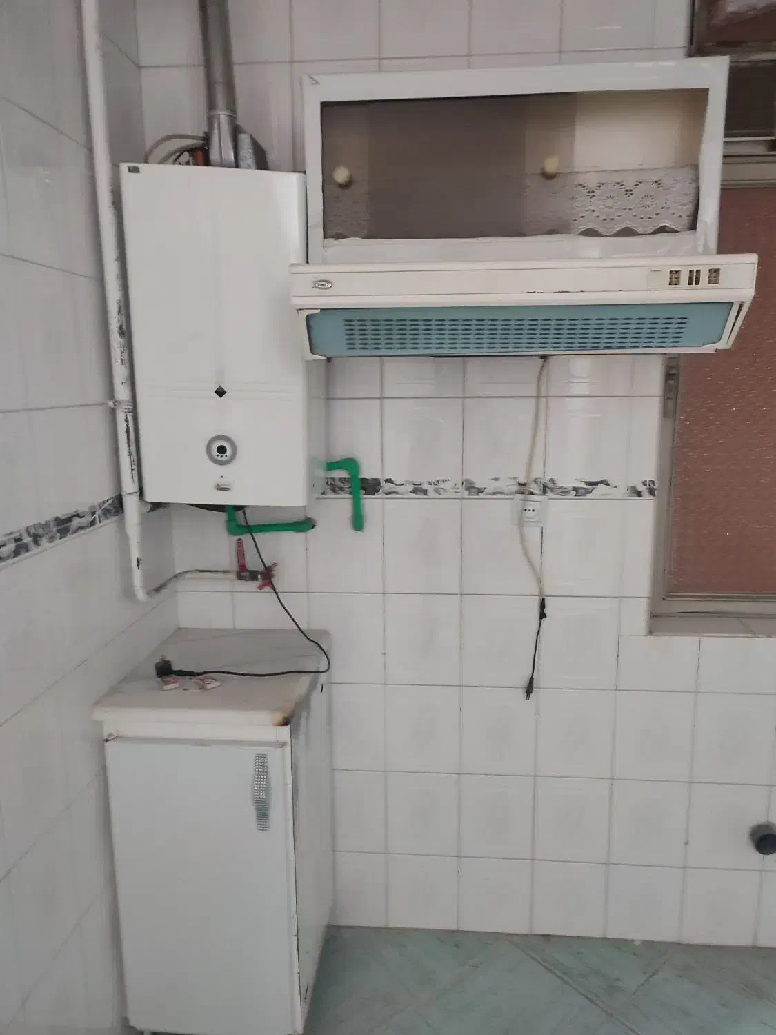 کابینت و هود و سینک ظرفشویی|آبچکان و نظمدهنده ظروف|زاهدان, |دیوار