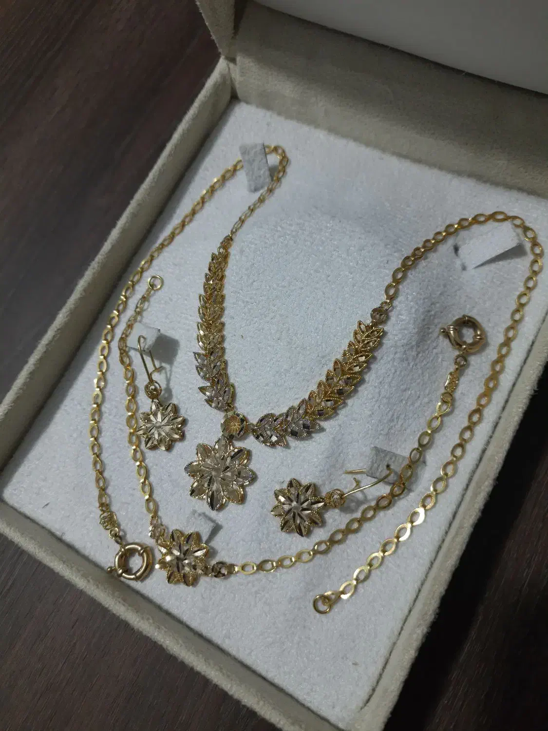 سرویس کامل عروس نو نو (خام+۲%)|جواهرات|تهران, سلسبیل شمالی|دیوار