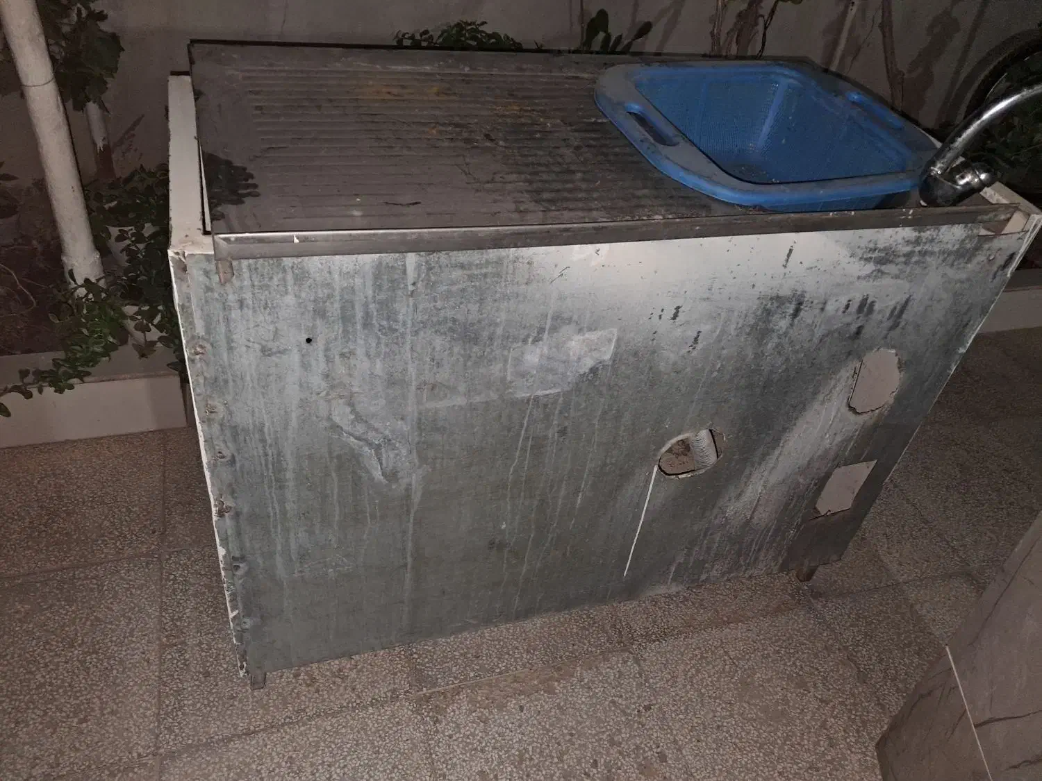 سینگ به همراه کابینت و آبچکان|آب‌چکان و نظم‌دهنده ظروف|جوین, |دیوار