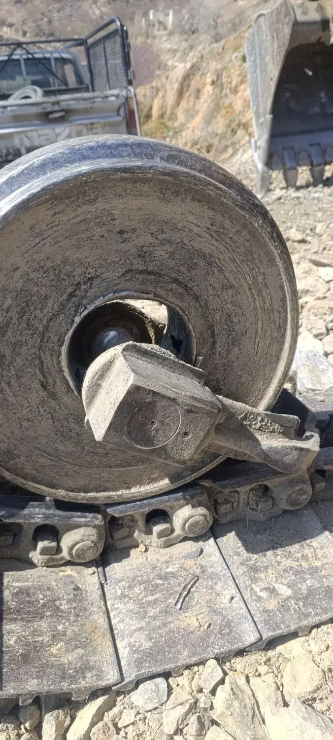 آهنگری وثابت تراشی بیل وانواع ماشین آلات راهسازی|خدمات پیشه و مهارت|سنندج, |دیوار