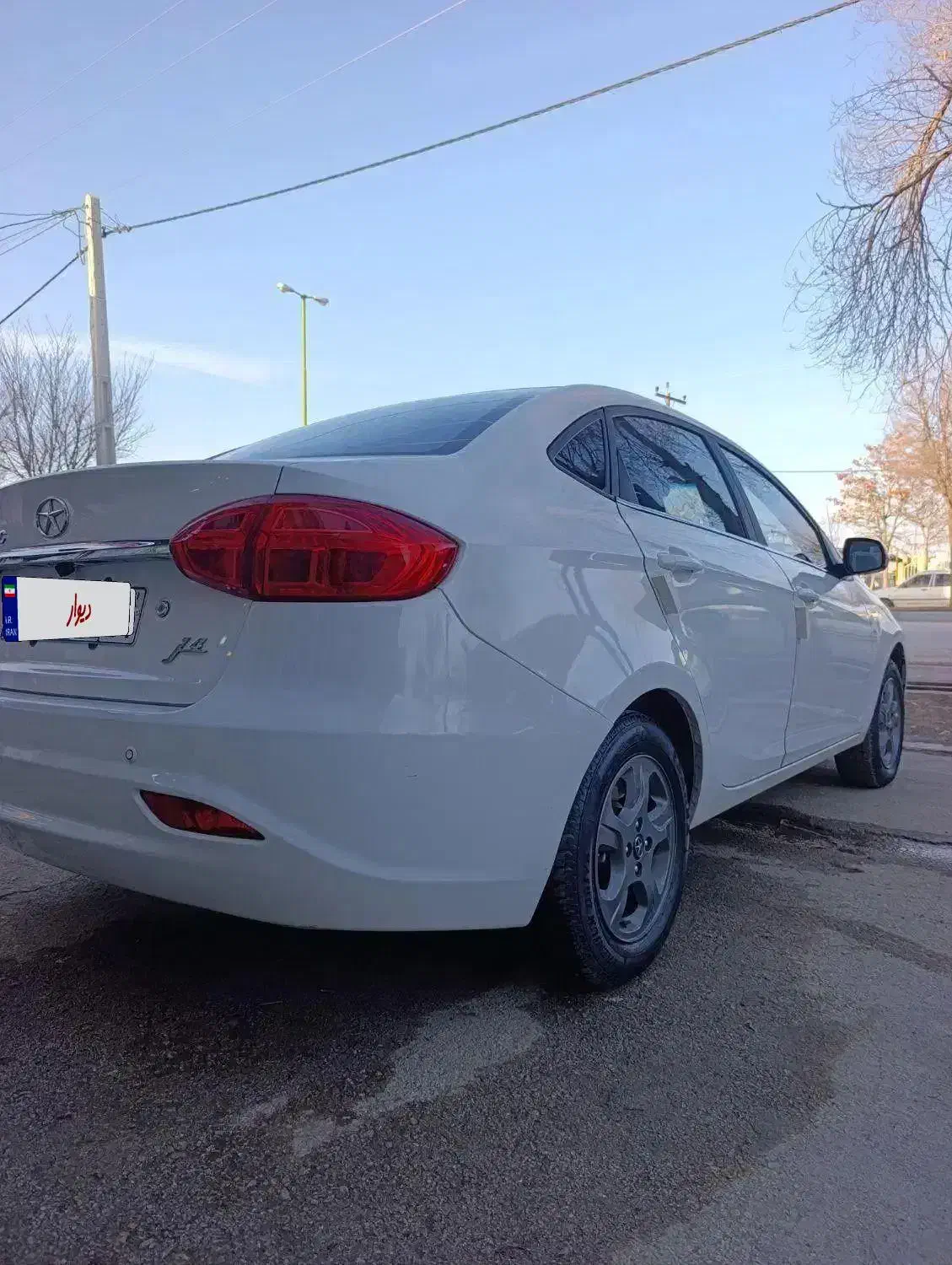 j4مدل1402|خودرو سواری و وانت|بروجن, |دیوار